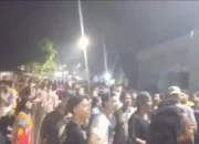 Ratusan Warga Grudug Pondok Pesantren Al- Qonaah di Desa Karangmukti