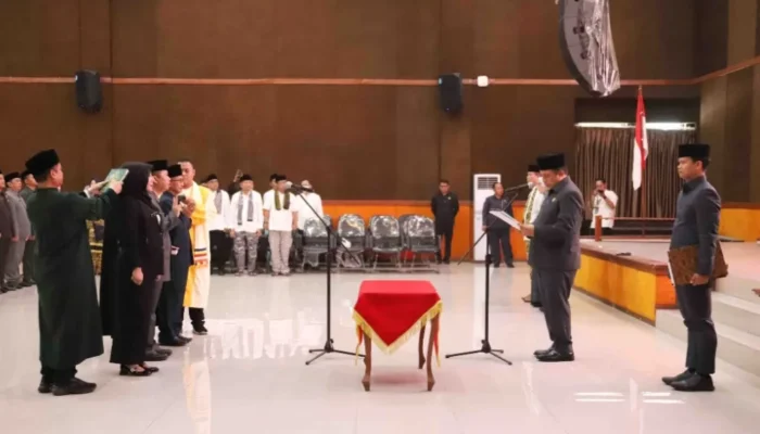 Pj Bupati Bekasi Dedy Supriyadi Lantik 40 Pejabat Administrator dan Pengawas