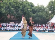 Pj Bupati Bekasi Hadiri Acara Botram di SMPN 4 Setu