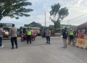 Polsek Tarumajaya Rutin Berikan Takjil Gratis Bagi Warga dan Pengguna Jalan