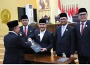 Pemkab Bekasi dan DPRD Setujui Raperda Pengelolaan Sampah dan Tandatangani Nota Kesepakatan Rancangan Awal RPJMD 2025–2029