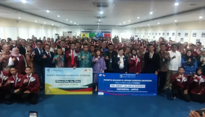 Menteri Ketenagakerjaan RI Yassierli Melepas 1.500 Lulusan SMK Kabupaten Bekasi untuk Program Magang ke 13 Negara