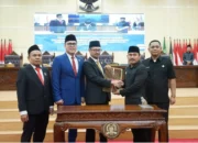 Bupati Bekasi Ade Kuswara Kunang Apresiasi DPRD Rekomendasikan Isu Strategis dalam Penetapan LKPJ Bupati 2024
