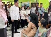 Wapres Gibran Rakabuming Tinjau Program Cek Kesehatan Gratis di Puskesmas Mekarmukti