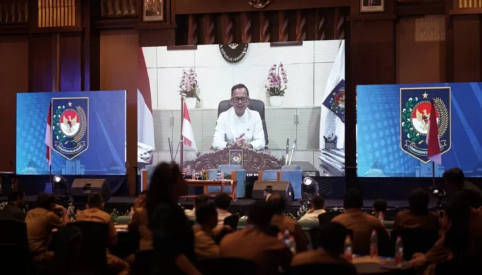 Dukung Program Nasional, Wamendagri Minta Kades se-Bekasi Bersinergi
