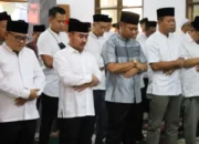 Bupati dan Wakil Bupati Bekasi Laksanakan Shalat Idul Adha di Masjid Al Hikmah