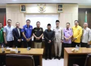 Berikan Bantuan Hibah Ke Partai Politik, Bupati Ade Kuswara Kunang Ajak Partai Politik Bangun Bekasi