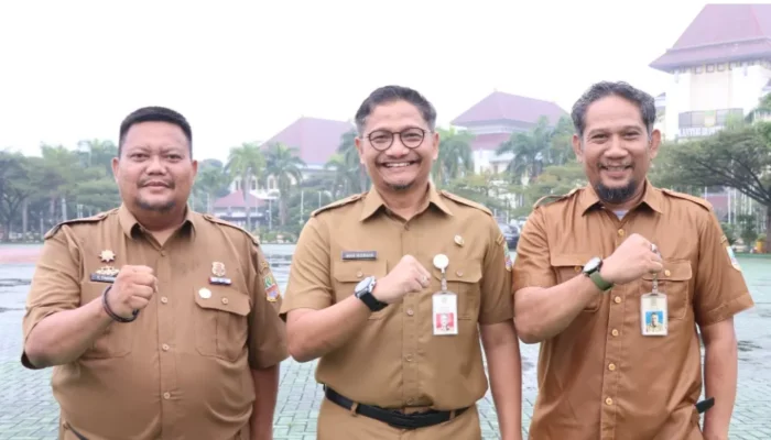 Disbudpora Beri Kado Beasiswa Kuliah Banpin di Hari Jadi Kabupaten Bekasi ke-75