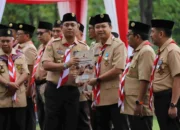 Wakil Bupati Bekasi Asep Surya Atmaja Pimpin Apel Besar Hari Pramuka ke-64 di Bumi Perkemahan Karangkitri
