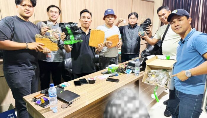 Satres Narkoba Polres Metro Bekasi Berhasil  Ungkap Peredaran Sabu dan Ganja, 3 Kg Lebih Ganja Diamankan