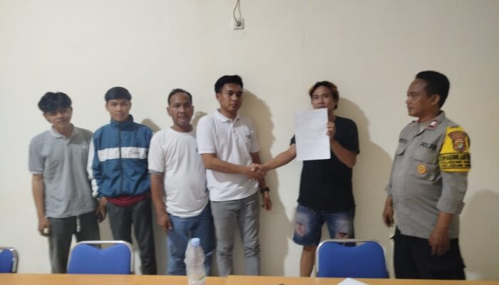 Viral !! Bang Jago Ngamuk di Konter Pulsa Kedungwaringin, Aksi Diduga Karena Tak Terima Dilirik, Polisi : Sudah Berdamai