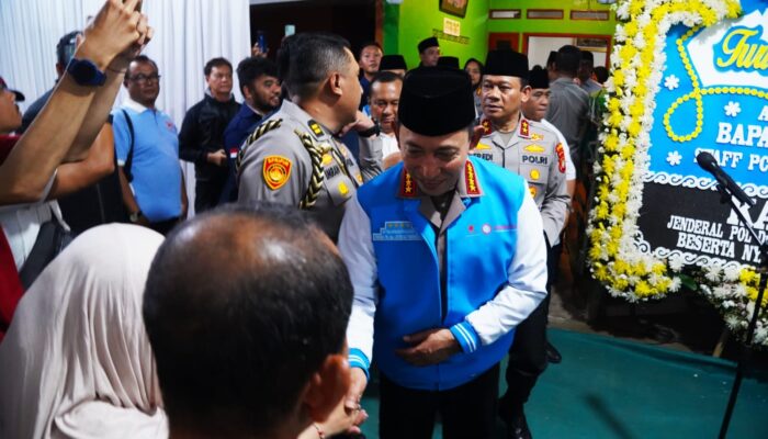 Kapolri Takziah ke Rumah Korban Penganiayaan Air Keras di Tambun Selatan, Tegaskan Komitmen Penegakan Hukum