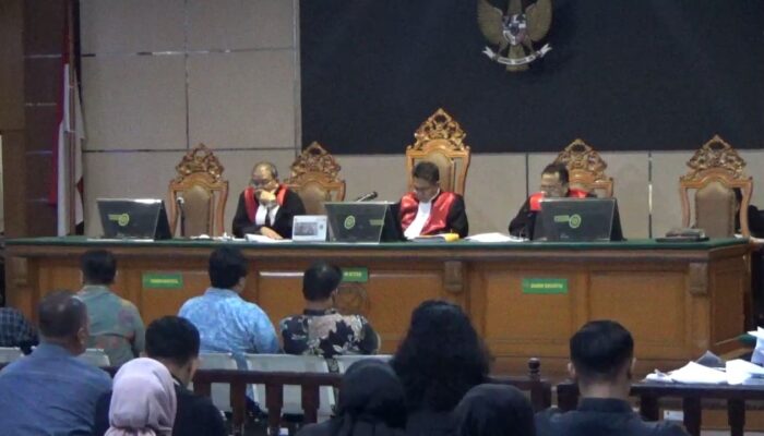Fakta Persidangan, Tim Kuasa Hukum Sebut Ade dan Abah Kunang Dieksploitasi  ‎