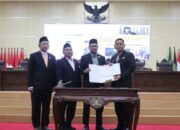 Dua Raperda Disahkan, Pemkab Bekasi Perkuat Perlindungan Guru dan Ketertiban Masyarakat