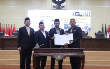 Dua Raperda Disahkan, Pemkab Bekasi Perkuat Perlindungan Guru dan Ketertiban Masyarakat