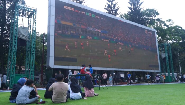 Hadirnya Fasilitas Videotron, Masyarakat Kini Semakin Antusias Berolahraga di Lapangan Serka Dedy Unadi Kodam III/Siliwangi