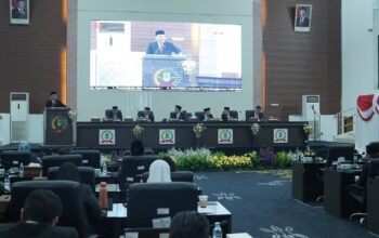 Ketua DPRD Karawang H Endang Sodikin Pimpin Rapat Paripurna Bahas Tiga Agenda Penting