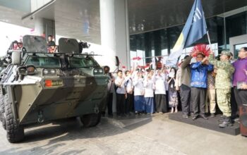 Kenalkan TNI ke Generasi Muda, Plt Bupati Bekasi Apresiasi Pameran Alutsista