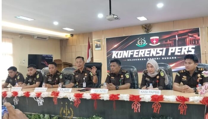 Kejari Subang Usut  Dugaan Korupsi Mafia Pupuk Subsidi, Tiga Lokasi Distributor Digeledah