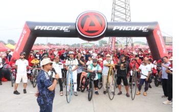 Karnaval Sepeda Santai, Plt Bupati Bekasi Ajak Warga GCC Jaga Kesehatan dan Perkuat Kebersamaan
