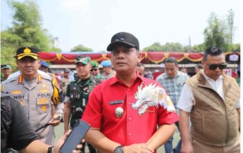 Pilkades Serentak Aman Terkendali, Plt Bupati Bekasi Apresiasi Antusiasme Warga