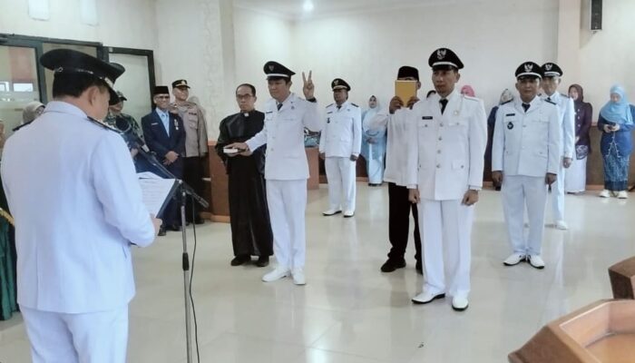 Lantik Enam Pj Kades, Camat Sukawangi Minta Pj Kades Bangun Komunikasi dengan Perangkat Desa dan BPD
