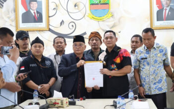 Plt Bupati Bekasi Terima Massa Aksi Solidaritas Wartawan Se-Bekasi Raya