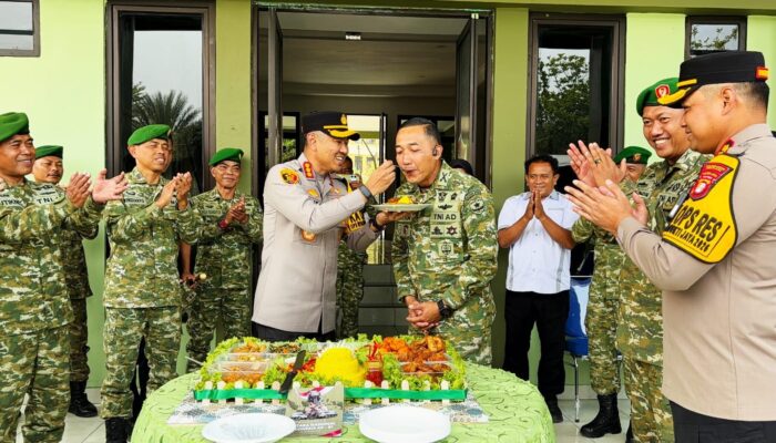 Sambangi Makodim 0509, Kapolres Metro Bekasi Perkuat Sinergitas TNI–Polri di HUT ke-81 TNI