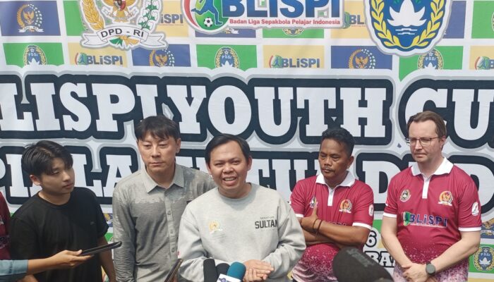 Sultan Bachtiar Najamudin Buka BliSPI Youth Cup V di Stadion Wibawa Mukti